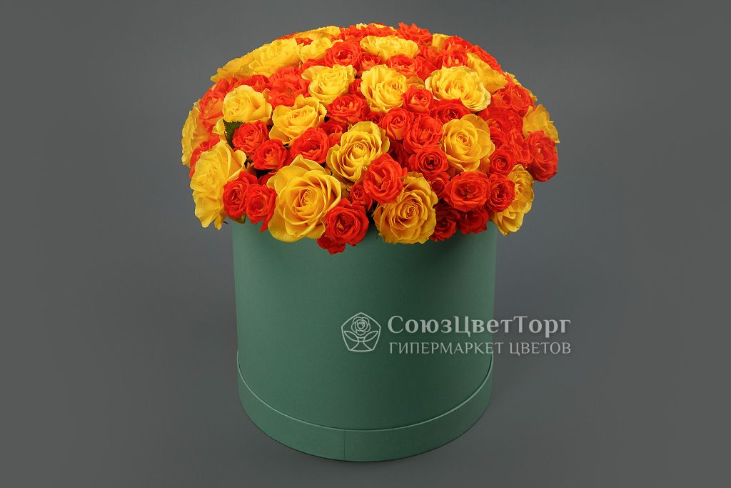Букет из 51 розы в коробке, желто-оранжевый микс от СоюзЦветТорг
