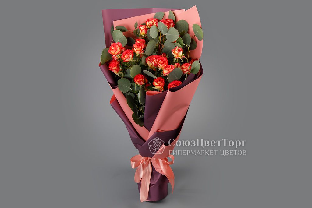 Букет из кустовых роз Ключи от сада купить по цене 1 890 руб |  Круглосуточная доставка в Москве — СоюзЦветТорг