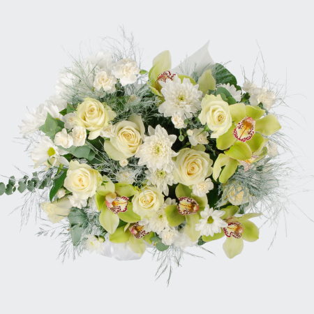 Букет в шляпной коробке Белая птица Букет в шляпной коробке Белая птица