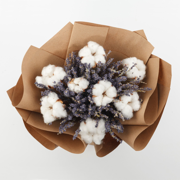 Букет с лавандой Снег в Париже Букет с лавандой Снег в Париже