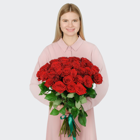 Букет 35 красных роз Ред Наоми (60 см) Букет 35 красных роз Ред Наоми (60 см)